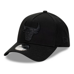 NEW ERA 9FORTY A-FRAME - Chicago Bulls NBA Essentials Black on Black Snapback
