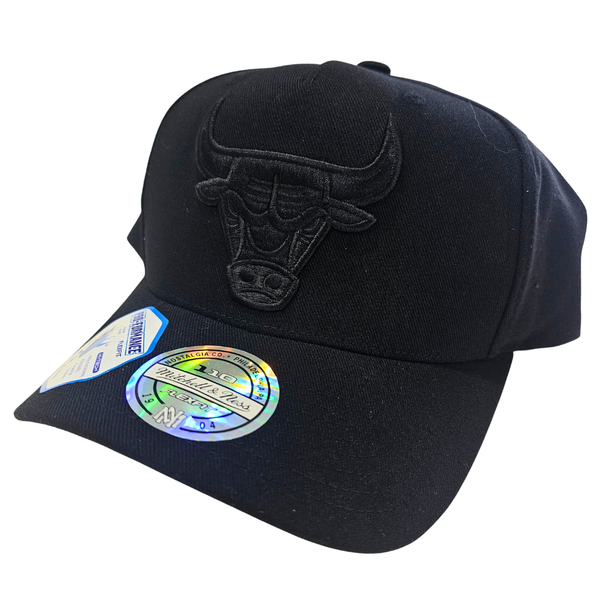 Mitchell & Ness NBA Flexfit 110 Black on Black - Chicago Bulls