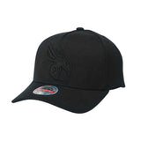 MITCHELL & NESS - Black on Black 'Classic Red' 110 Pinch Panel Snapback - Charlotte Hornets