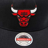 MITCHELL & NESS - Team Logo 'Classic Red' 110 Pinch Panel Snapback - Chicago Bulls