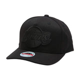 MITCHELL & NESS - Black on Black 'Classic Red' 110 Pinch Panel Snapback - Los Angeles Lakers